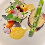布罗霍姆城堡酒店 3*