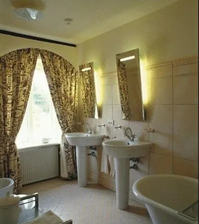 Broholm Castle 3*