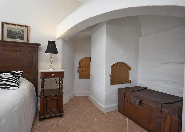 Отель Broholm Castle