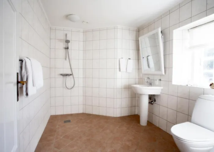 Broholm Castle Hotel 3*